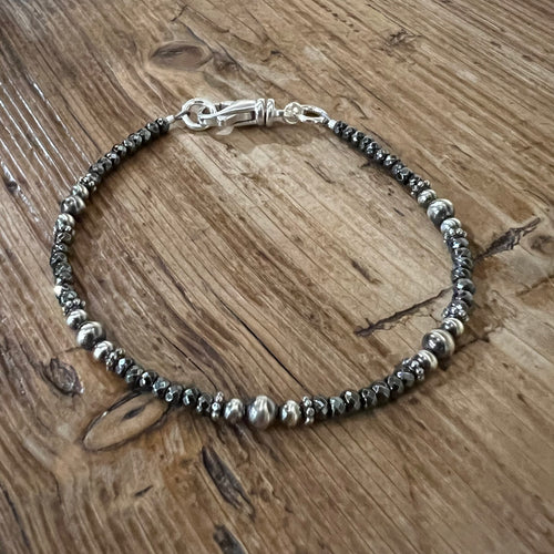 Hematite Navajo Pearl Bracelet