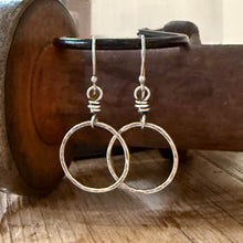 Hammered Sterling Dangle Hopp Earrings